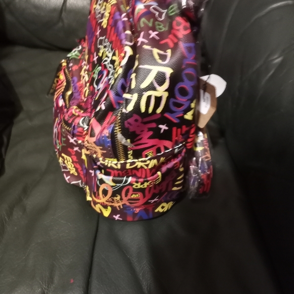 Ladies handbags - Picture 2 of 4